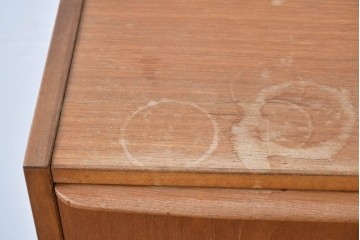 デンマークヴィンテージ　チーク材　無駄をそいだシンプルな佇まいが美しいチェスト　(R-085216)