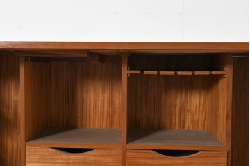 中古　ヨーロッパ高級輸入家具　上手物　チーク材　ワインラックに活躍!クラシカルな佇まいのサーバー　(R-085217)