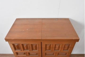 中古　ヨーロッパ高級輸入家具　上手物　チーク材　ワインラックに活躍!クラシカルな佇まいのサーバー　(R-085217)