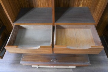 中古　ヨーロッパ高級輸入家具　上手物　チーク材　ワインラックに活躍!クラシカルな佇まいのサーバー　(R-085217)