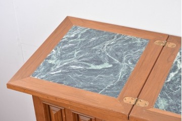 中古　ヨーロッパ高級輸入家具　上手物　チーク材　ワインラックに活躍!クラシカルな佇まいのサーバー　(R-085217)