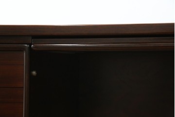 デンマークヴィンテージ　Dyrlund(デューロン)　ローズウッド材　深みのある色調で上質な佇まいの両袖机　定価約140万円　(R-085218)