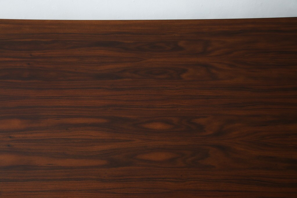 デンマークヴィンテージ　Dyrlund(デューロン)　ローズウッド材　深みのある色調で上質な佇まいの両袖机　定価約140万円　(R-085218)