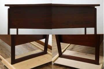 デンマークヴィンテージ　Dyrlund(デューロン)　ローズウッド材　深みのある色調で上質な佇まいの両袖机　定価約140万円　(R-085218)