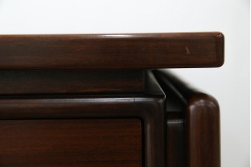 デンマークヴィンテージ　Dyrlund(デューロン)　ローズウッド材　深みのある色調で上質な佇まいの両袖机　定価約140万円　(R-085218)