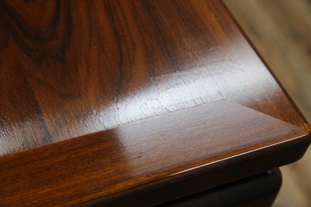 デンマークヴィンテージ　Dyrlund(デューロン)　ローズウッド材　深みのある色調で上質な佇まいの両袖机　定価約140万円　(R-085218)