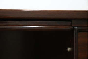 デンマークヴィンテージ　Dyrlund(デューロン)　ローズウッド材　深みのある色調で上質な佇まいの両袖机　定価約140万円　(R-085218)