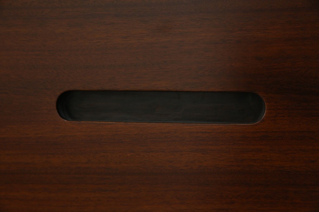 デンマークヴィンテージ　Dyrlund(デューロン)　ローズウッド材　深みのある色調で上質な佇まいの両袖机　定価約140万円　(R-085218)