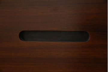 デンマークヴィンテージ　Dyrlund(デューロン)　ローズウッド材　深みのある色調で上質な佇まいの両袖机　定価約140万円　(R-085218)