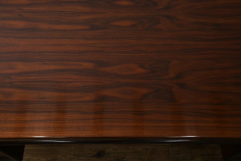 デンマークヴィンテージ　Dyrlund(デューロン)　ローズウッド材　深みのある色調で上質な佇まいの両袖机　定価約140万円　(R-085218)