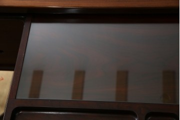 デンマークヴィンテージ　Dyrlund(デューロン)　ローズウッド材　深みのある色調で上質な佇まいの両袖机　定価約140万円　(R-085218)