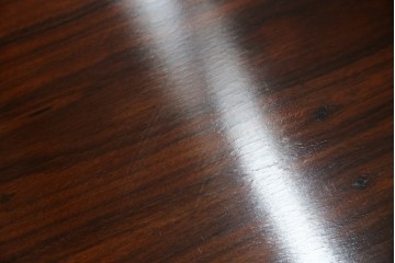 デンマークヴィンテージ　Dyrlund(デューロン)　ローズウッド材　深みのある色調で上質な佇まいの両袖机　定価約140万円　(R-085218)