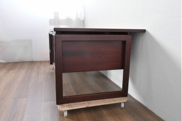 デンマークヴィンテージ　Dyrlund(デューロン)　ローズウッド　深みのある色調で上質な佇まいの両袖机　定価約140万円相当　(R-085218)