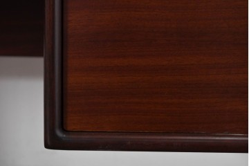 デンマークヴィンテージ　Dyrlund(デューロン)　ローズウッド　深みのある色調で上質な佇まいの両袖机　定価約140万円相当　(R-085218)