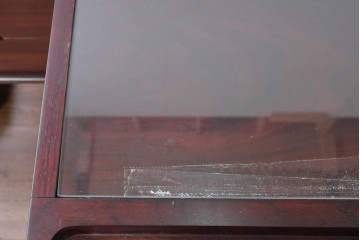 デンマークヴィンテージ　Dyrlund(デューロン)　ローズウッド　深みのある色調で上質な佇まいの両袖机　定価約140万円相当　(R-085218)