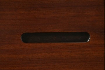 デンマークヴィンテージ　Dyrlund(デューロン)　ローズウッド　深みのある色調で上質な佇まいの両袖机　定価約140万円相当　(R-085218)