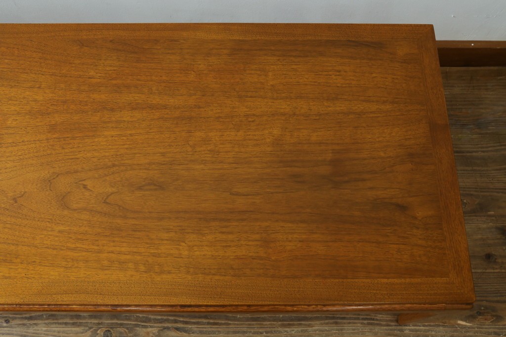 アメリカヴィンテージ　レーンファニチャー(LANE FURNITURE)　古き良きアメリカのミッドセンチュリー　飽きのこないデザインのローテーブル　(R-085219)