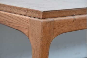 アメリカヴィンテージ　レーンファニチャー(LANE FURNITURE)　古き良きアメリカのミッドセンチュリー　飽きのこないデザインのローテーブル　(R-085219)