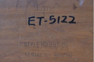 アメリカヴィンテージ　レーンファニチャー(LANE FURNITURE)　古き良きアメリカのミッドセンチュリー　飽きのこないデザインのローテーブル　(R-085219)