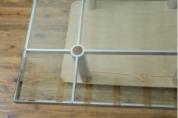 アメリカヴィンテージ　希少モデル　ノール(Knoll)　トビア・スカルパ(Tobia Scarpa)デザイン　構造美が映えるアンドレ(Andre)スクエアガラステーブル　(R-085220)