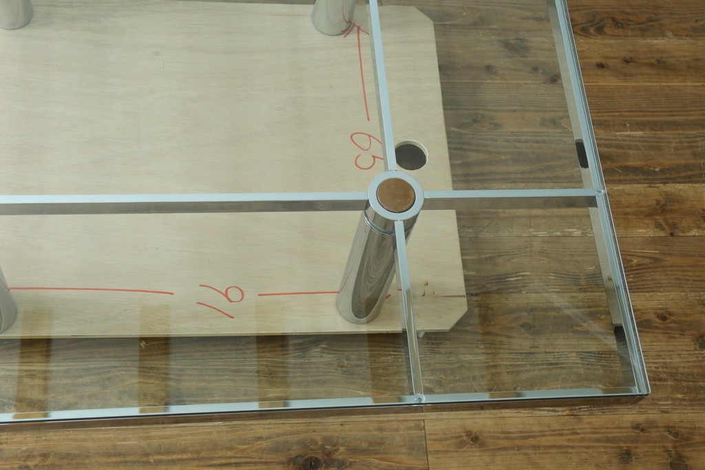 アメリカヴィンテージ　希少モデル　ノール(Knoll)　トビア・スカルパ(Tobia Scarpa)デザイン　構造美が映えるアンドレ(Andre)スクエアガラステーブル　(R-085220)