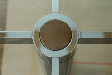 アメリカヴィンテージ　希少モデル　ノール(Knoll)　トビア・スカルパ(Tobia Scarpa)デザイン　構造美が映えるアンドレ(Andre)スクエアガラステーブル　(R-085220)