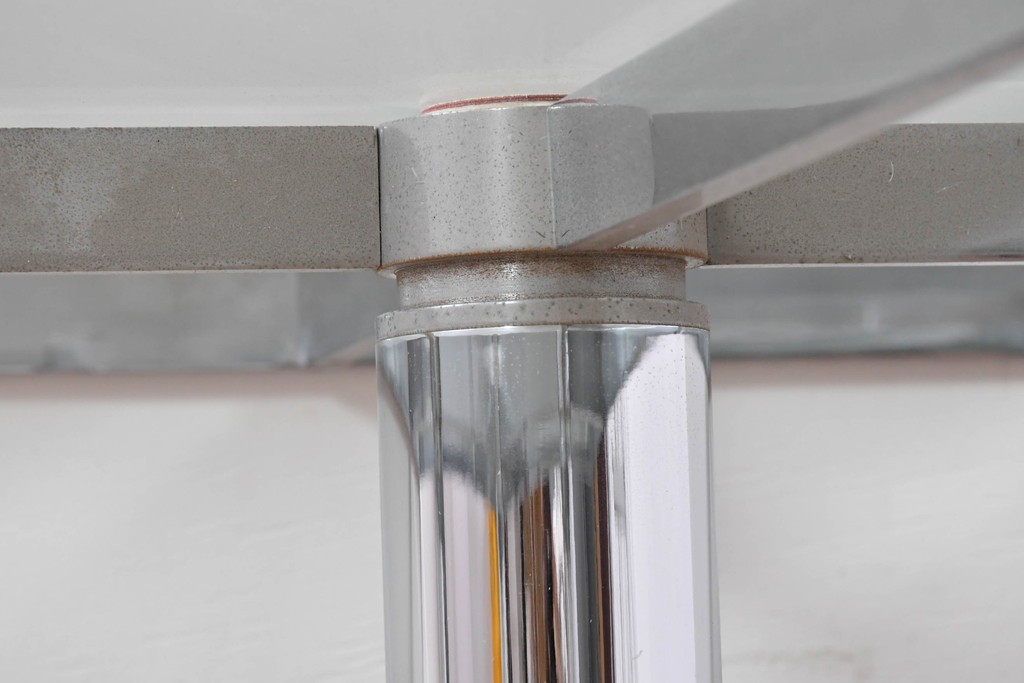 アメリカヴィンテージ　希少モデル　ノール(Knoll)　トビア・スカルパ(Tobia Scarpa)デザイン　構造美が映えるアンドレ(Andre)スクエアガラステーブル　(R-085220)