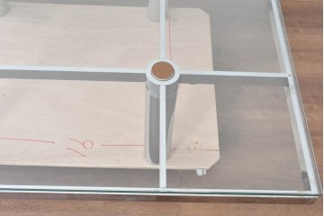 アメリカヴィンテージ　希少モデル　ノール(Knoll)　トビア・スカルパ(Tobia Scarpa)デザイン　構造美が映えるアンドレ(Andre)スクエアガラステーブル　(R-085220)