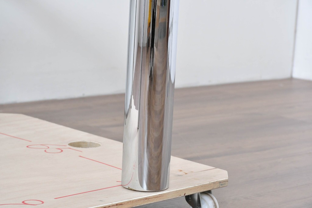 アメリカヴィンテージ　希少モデル　ノール(Knoll)　トビア・スカルパ(Tobia Scarpa)デザイン　構造美が映えるアンドレ(Andre)スクエアガラステーブル　(R-085220)