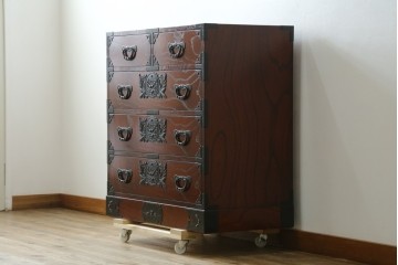 中古　美品　欅産業　仙台民芸箪笥(仙台箪笥)　漆塗りが美しい!!　重厚感のある衣装箪笥　(R-085221)