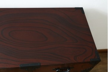 中古　美品　欅産業　仙台民芸箪笥(仙台箪笥)　漆塗りが美しい!!　重厚感のある衣装箪笥　(R-085221)