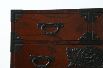 中古　美品　欅産業　仙台民芸箪笥(仙台箪笥)　漆塗りが美しい!!　重厚感のある衣装箪笥　(R-085221)