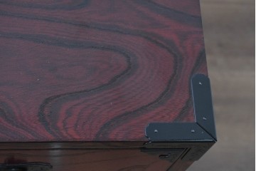 中古　美品　欅産業　仙台民芸箪笥(仙台箪笥)　漆塗りが美しい!!重厚感のある衣装箪笥　(R-085221)