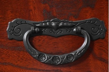 中古　美品　欅産業　仙台民芸箪笥(仙台箪笥)　漆塗りが美しい!!重厚感のある衣装箪笥　(R-085221)