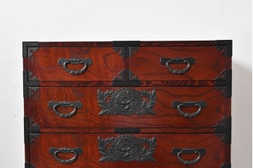 中古　美品　欅産業　仙台民芸箪笥(仙台箪笥)　漆塗りが美しい!!重厚感のある衣装箪笥　(R-085221)