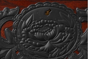 中古　美品　欅産業　仙台民芸箪笥(仙台箪笥)　漆塗りが美しい!!重厚感のある衣装箪笥　(R-085221)