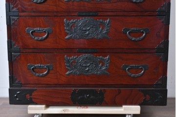 中古　美品　欅産業　仙台民芸箪笥(仙台箪笥)　漆塗りが美しい!!重厚感のある衣装箪笥　(R-085221)