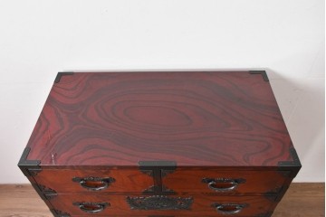 中古　美品　欅産業　仙台民芸箪笥(仙台箪笥)　漆塗りが美しい!!重厚感のある衣装箪笥　(R-085221)