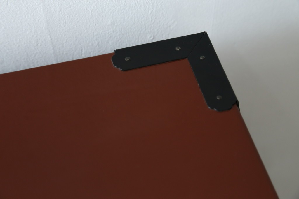 中古　美品　仙台民芸箪笥(仙台箪笥)　欅産業製　朱色漆塗り　華やかな漆の艶と牡丹金具が際立つ衣装箪笥　定価約110万円　(R-085222)