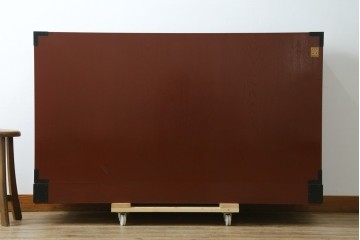 中古　美品　仙台民芸箪笥(仙台箪笥)　欅産業製　朱色漆塗り　華やかな漆の艶と牡丹金具が際立つ衣装箪笥　定価約110万円　(R-085222)