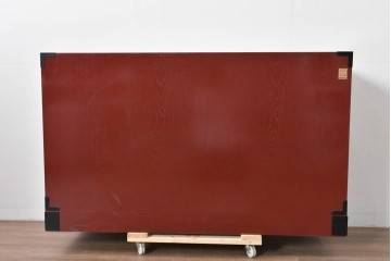 中古　美品　仙台民芸箪笥(仙台箪笥)　欅産業製　朱色漆塗り　華やかな漆の艶と牡丹金具が際立つ衣装箪笥　定価約110万円相当　(R-085222)