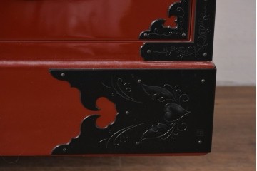 中古　美品　仙台民芸箪笥(仙台箪笥)　欅産業製　朱色漆塗り　華やかな漆の艶と牡丹金具が際立つ衣装箪笥　定価約110万円相当　(R-085222)