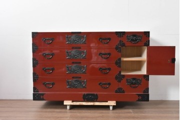 中古　美品　仙台民芸箪笥(仙台箪笥)　欅産業製　朱色漆塗り　華やかな漆の艶と牡丹金具が際立つ衣装箪笥　定価約110万円相当　(R-085222)