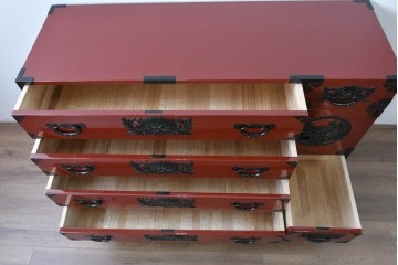 中古　美品　仙台民芸箪笥(仙台箪笥)　欅産業製　朱色漆塗り　華やかな漆の艶と牡丹金具が際立つ衣装箪笥　定価約110万円相当　(R-085222)