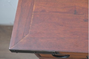 中古　李朝家具　アンティーク調　重厚な円形金具が存在感抜群のサイドボード　(R-085223)