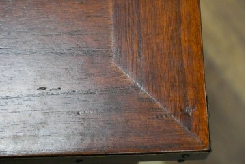 中古　李朝家具　アンティーク調　重厚な円形金具が存在感抜群のサイドボード　(R-085223)