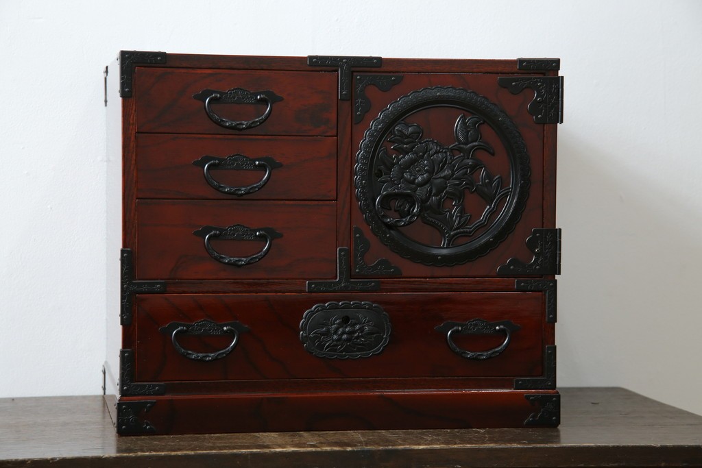 中古　美品　仙台民芸箪笥　力強い杢目と立派な金具が目を引く片開き小引き出し　(R-085224)