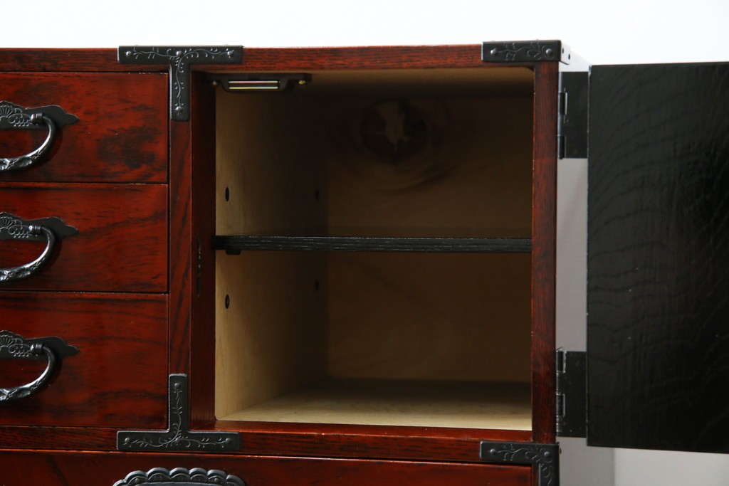 中古　美品　仙台民芸箪笥　力強い杢目と立派な金具が目を引く片開き小引き出し　(R-085224)