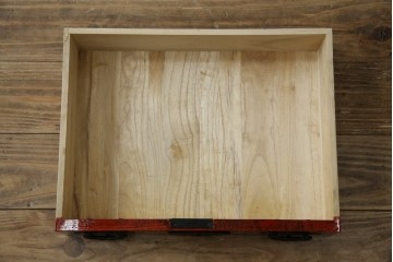 中古　美品　仙台民芸箪笥　力強い杢目と立派な金具が目を引く片開き小引き出し　(R-085224)