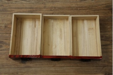 中古　美品　仙台民芸箪笥　力強い杢目と立派な金具が目を引く片開き小引き出し　(R-085224)